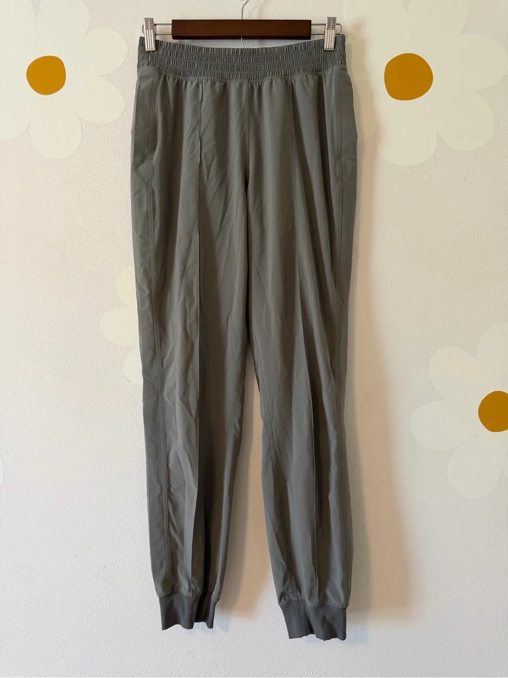 Lululemon Wanderer Jogger Grey Sage Swift Ultra Light Pants